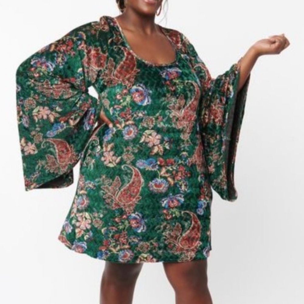 Unique Vintage Smak Parlour Plus Size Green & Red Paisley Velvet Mini Dress